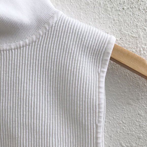 BABATON By Aritzia Sculpt Knit Mockneck Tank Size XS - Picture 5 of 10